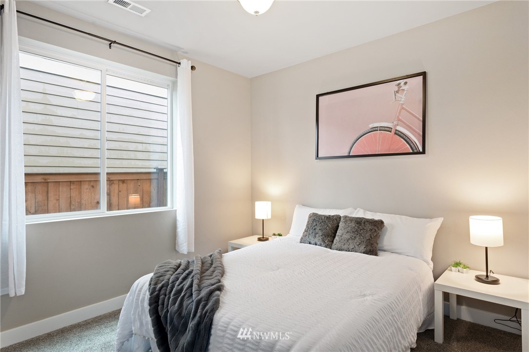 11026 4th Place Southwest Seattle, WA 98146 - Photo 20 of 26 Gallery Image 20