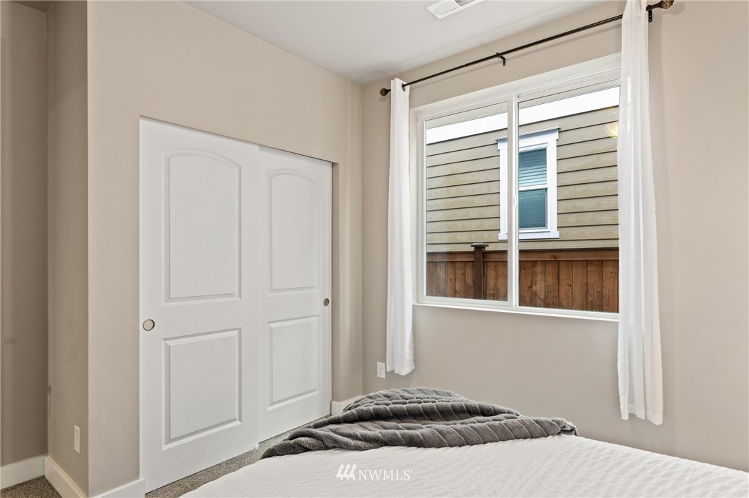 11026 4th Place Southwest Seattle, WA 98146 - Photo 21 of 26 Gallery Image 21