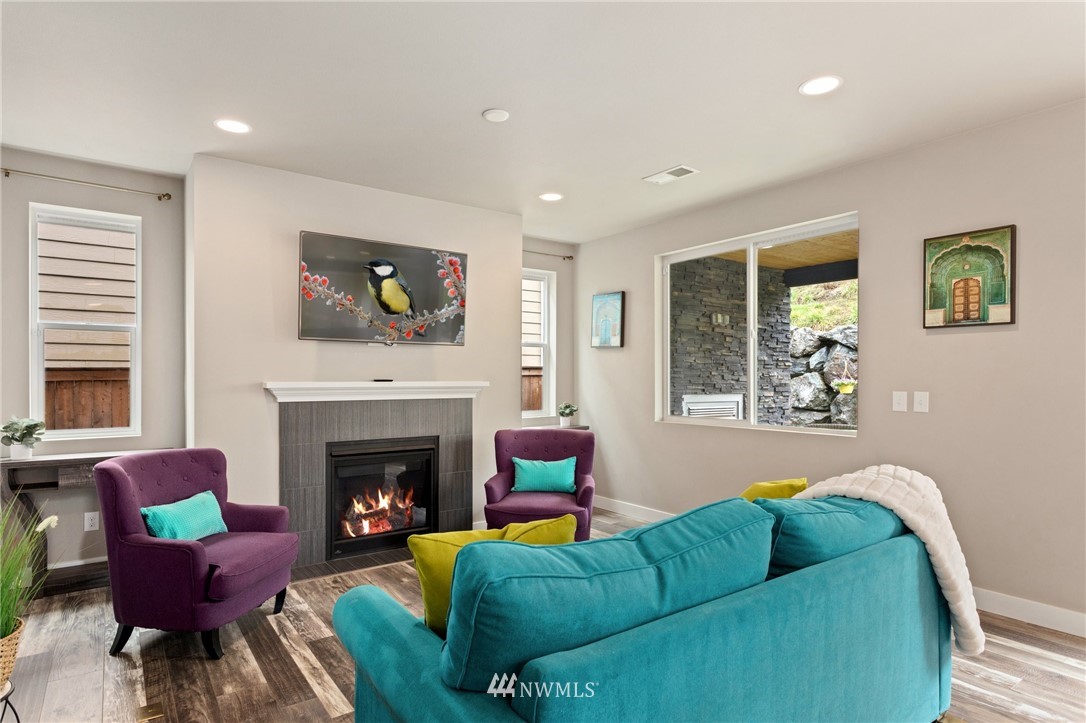 11026 4th Place Southwest Seattle, WA 98146 - Photo 4 of 26 Gallery Image 4