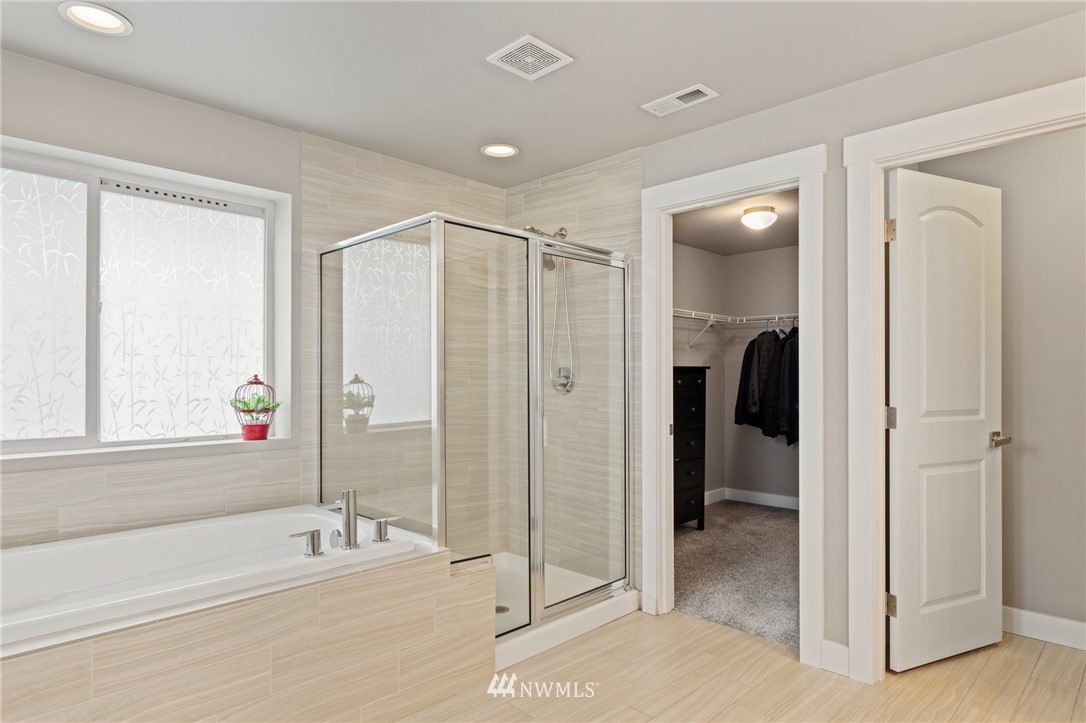 11026 4th Place Southwest Seattle, WA 98146 - Photo 7 of 26 Gallery Image 7
