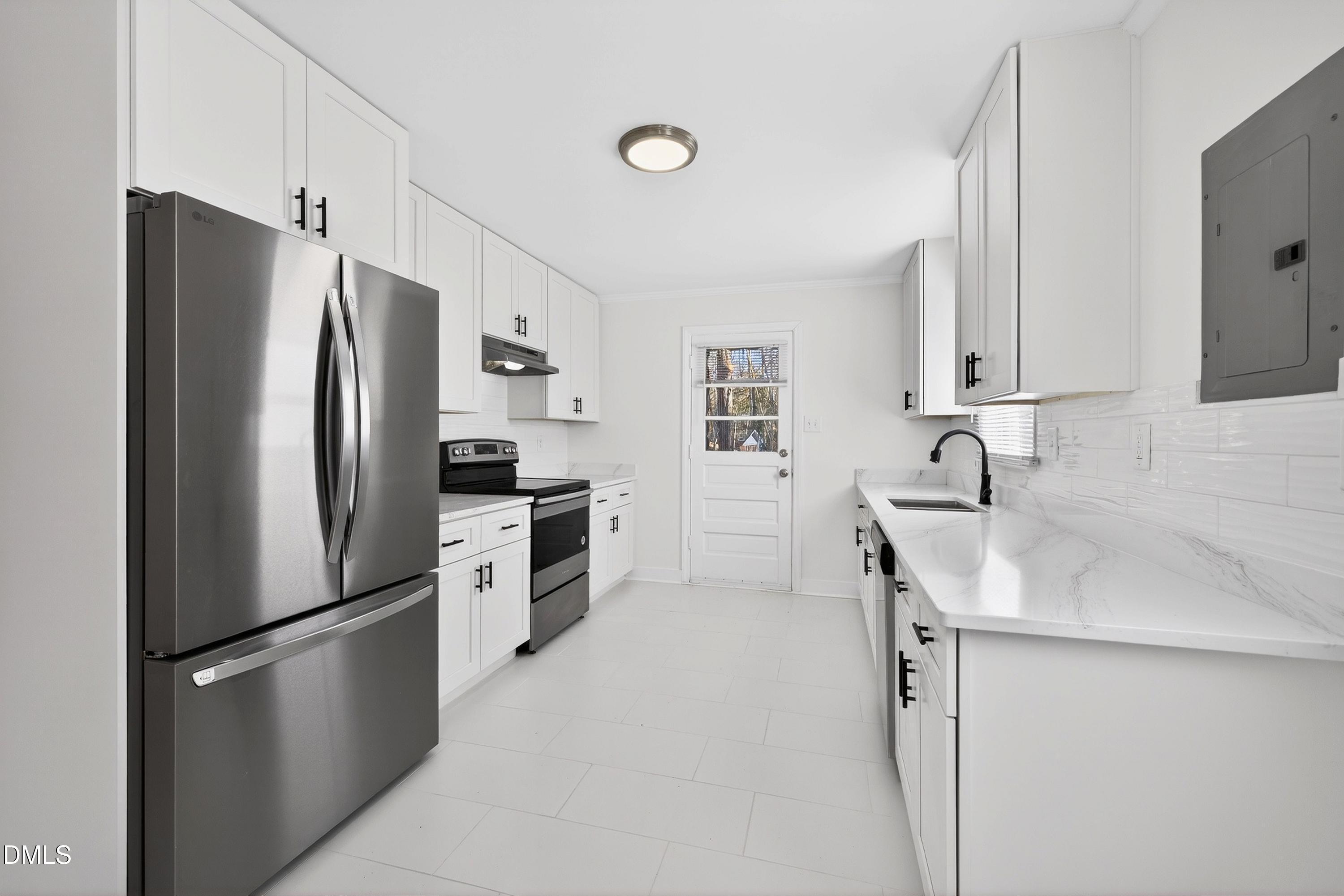 302 Normandy Street Durham, NC 27707 - Photo 13 of 37 Scene-14