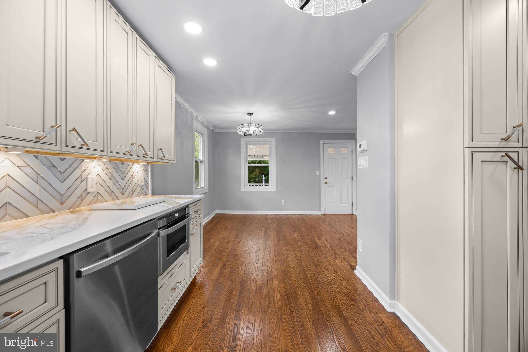 102 Nelson Road Pikesville, MD 21208 - Photo 16 of 57