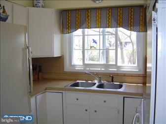 349 Britt Road North Wales, PA 19454 - Photo 4 of 10 Kitchen