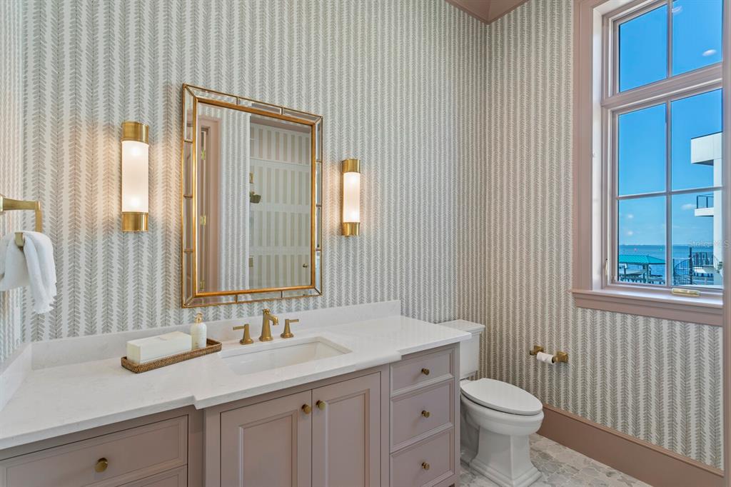 16 Sandpiper Road Tampa, FL 33609 - Photo 29 of 65