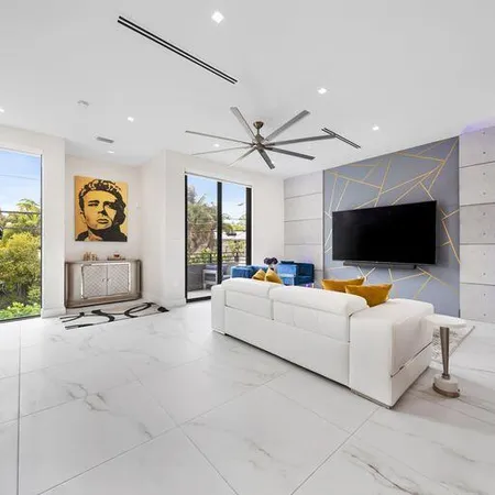 $7,300 | 1058 North Victoria Park Road, Fort Lauderdale, FL 33304