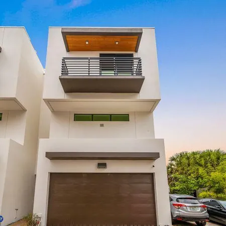 $7,300 | 1058 North Victoria Park Road, Fort Lauderdale, FL 33304