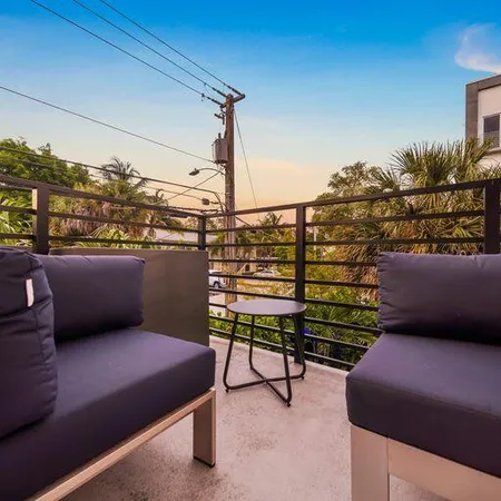 $7,300 | 1058 North Victoria Park Road, Fort Lauderdale, FL 33304