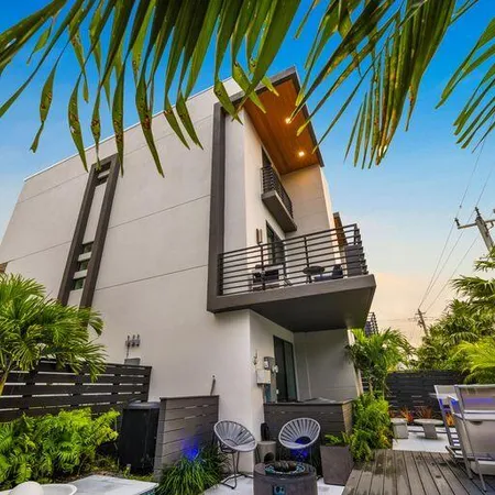 $7,300 | 1058 North Victoria Park Road, Fort Lauderdale, FL 33304