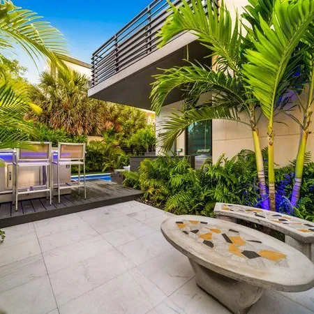 $7,300 | 1058 North Victoria Park Road, Fort Lauderdale, FL 33304