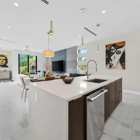 $7,300 | 1058 North Victoria Park Road, Fort Lauderdale, FL 33304