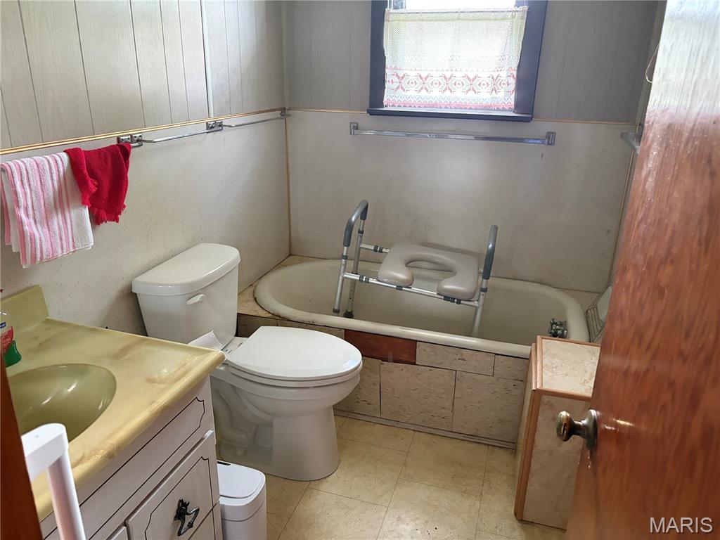 110 Water Street Taylor Springs, IL 62049 - Photo 18 of 36