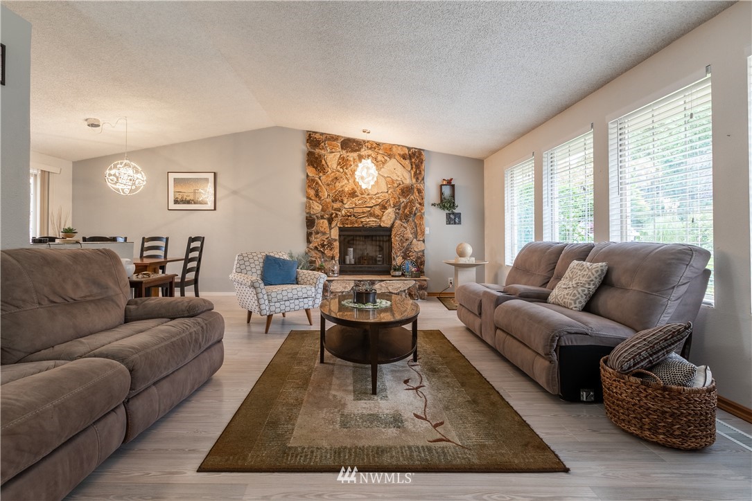 3748 Magrath Road Bellingham, WA 98226 - Photo 4 of 33 Gallery Image 4