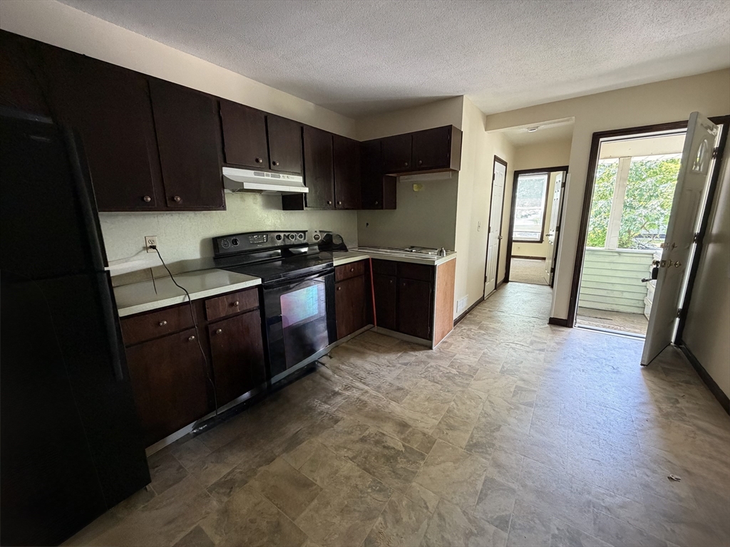 319 Main Street, Unit 2 Springfield, MA 01151 - Photo 2 of 8 Gallery Image 2
