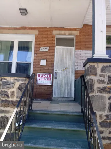 a view of an entryway of the house