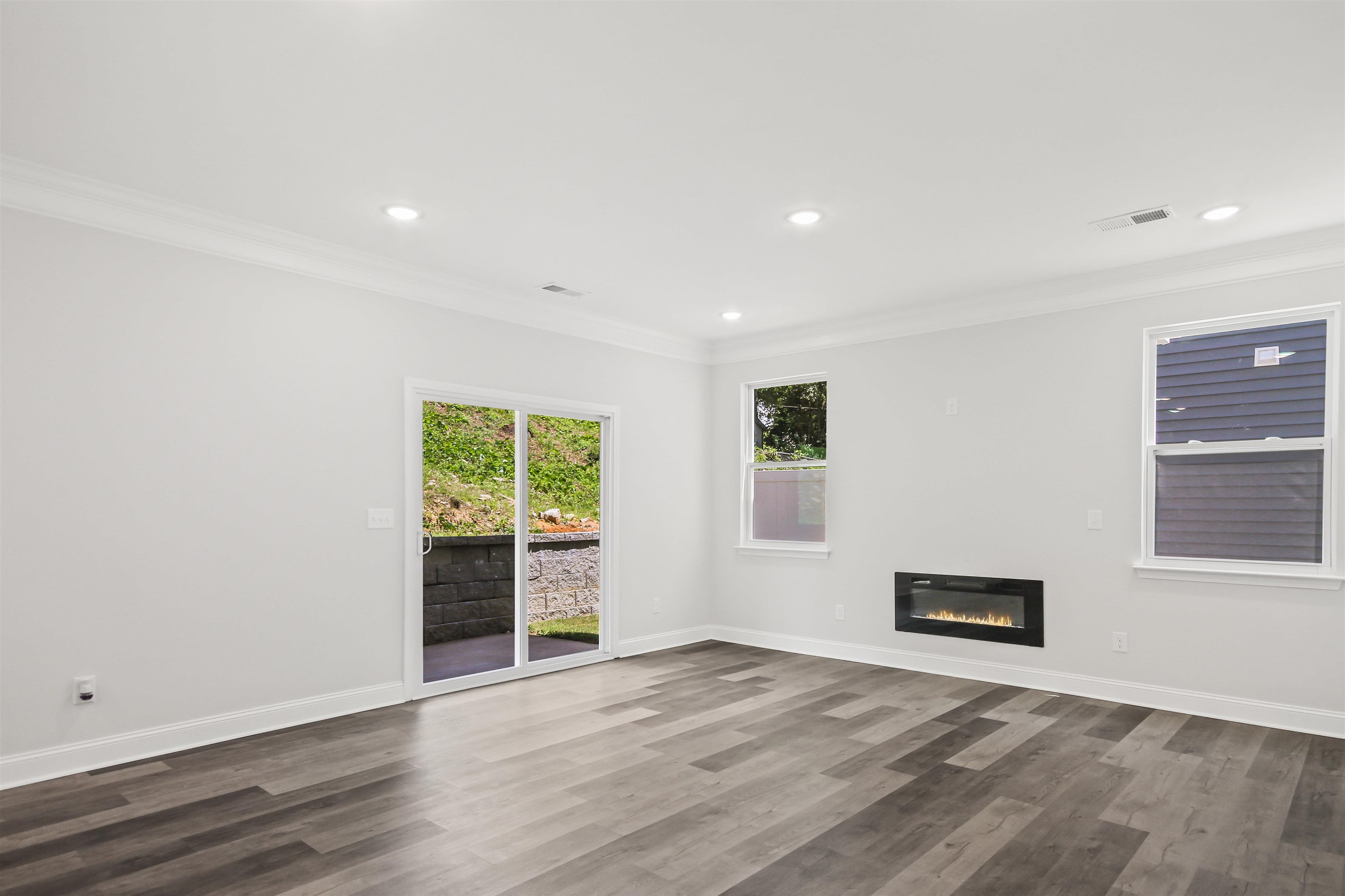 273 South High Point Road Spartanburg, SC 29301 - Photo 3 of 23 Gallery Image 3