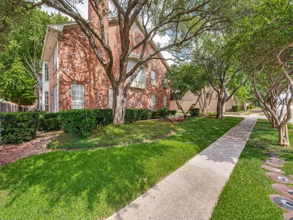 $4,000 | 5907 Hillcrest Avenue, Unit C2, University Park, TX 75205
