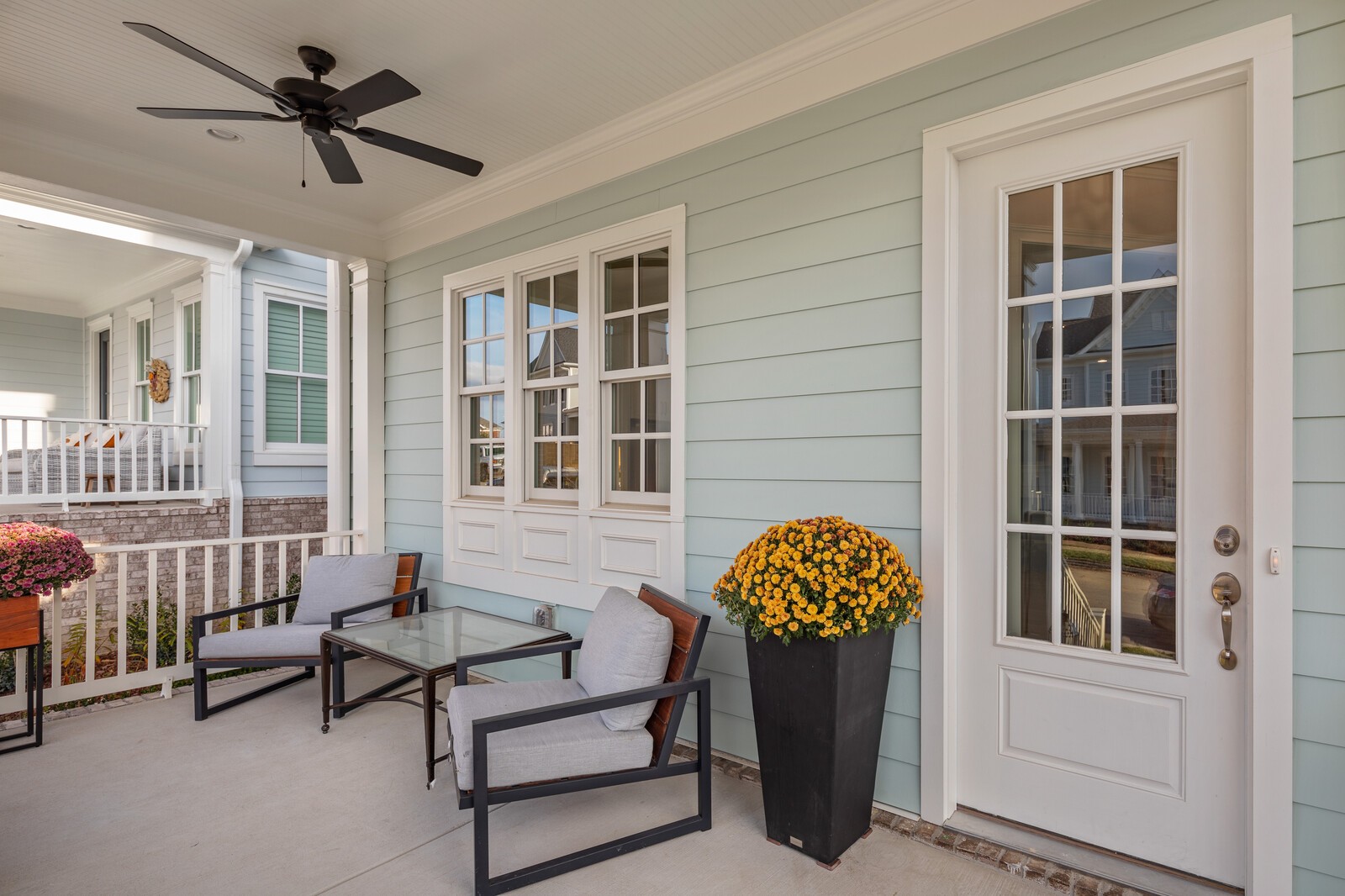 844 Horizon Drive Franklin, TN 37064 - Photo 3 of 48 a view of a livingroom with furniture and entryway