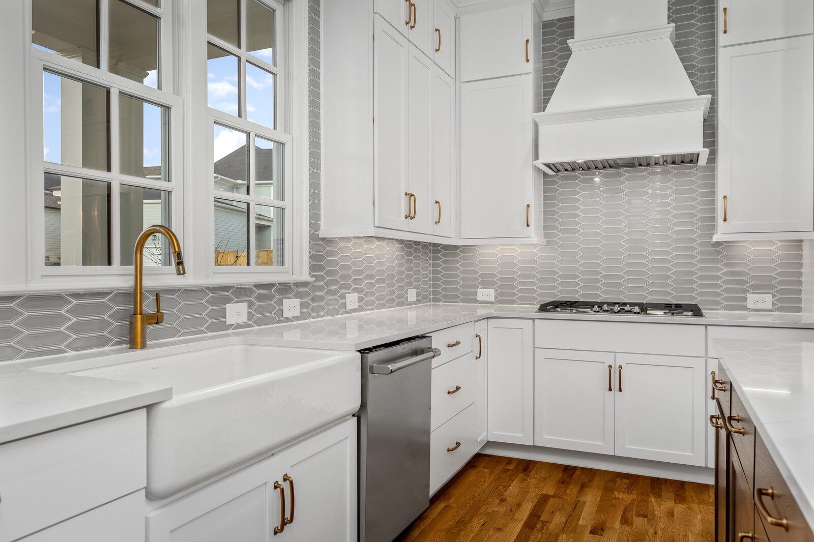 844 Horizon Drive Franklin, TN 37064 - Photo 10 of 48 a kitchen with granite countertop a sink stainless steel appliances and cabinets