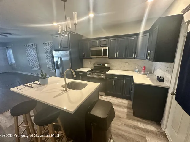 $1,950 | 916-918 Grandview Street, Scranton, PA 18509