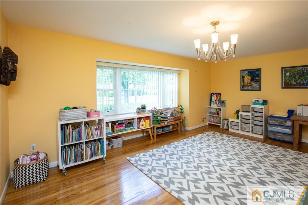 284 Dunhams Corner Road East Brunswick, NJ 08816 - Photo 4 of 23 Gallery Image 4