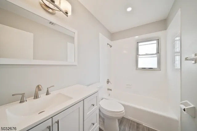 $3,100 | 100 Westside Avenue, Unit 2, Bergenfield, NJ 07621