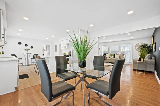 $519,900 | 7216 North Mohawk Avenue, Glendale, WI 53217