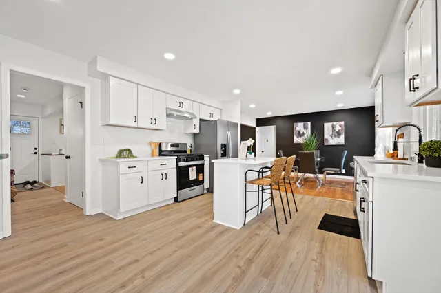 $519,900 | 7216 North Mohawk Avenue, Glendale, WI 53217