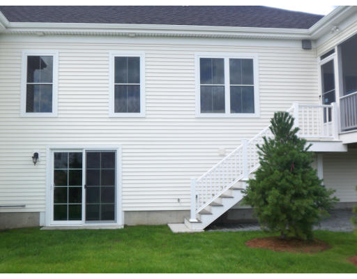 121 Grey Birch Road, Unit 121 Norfolk, MA 02056 - Photo 4 of 4 Gallery Image 4
