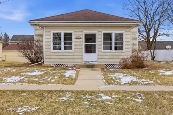 $109,900 | 116 East Florence Street, Cambria, WI 53923