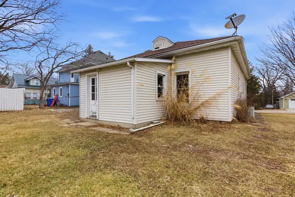 $109,900 | 116 East Florence Street, Cambria, WI 53923