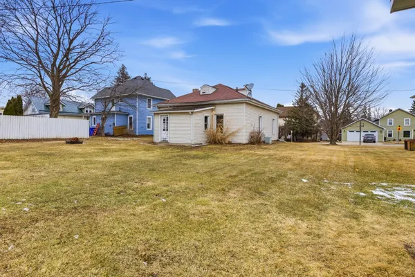 $109,900 | 116 East Florence Street, Cambria, WI 53923