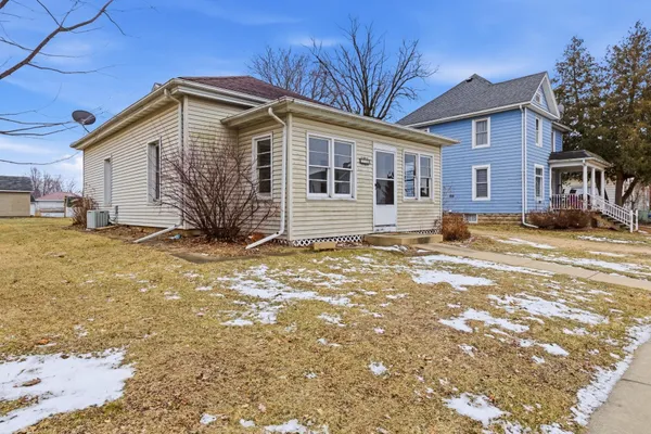 $109,900 | 116 East Florence Street, Cambria, WI 53923