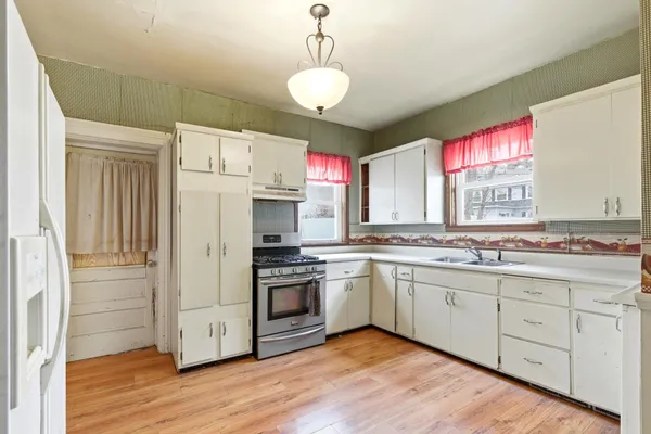 $109,900 | 116 East Florence Street, Cambria, WI 53923