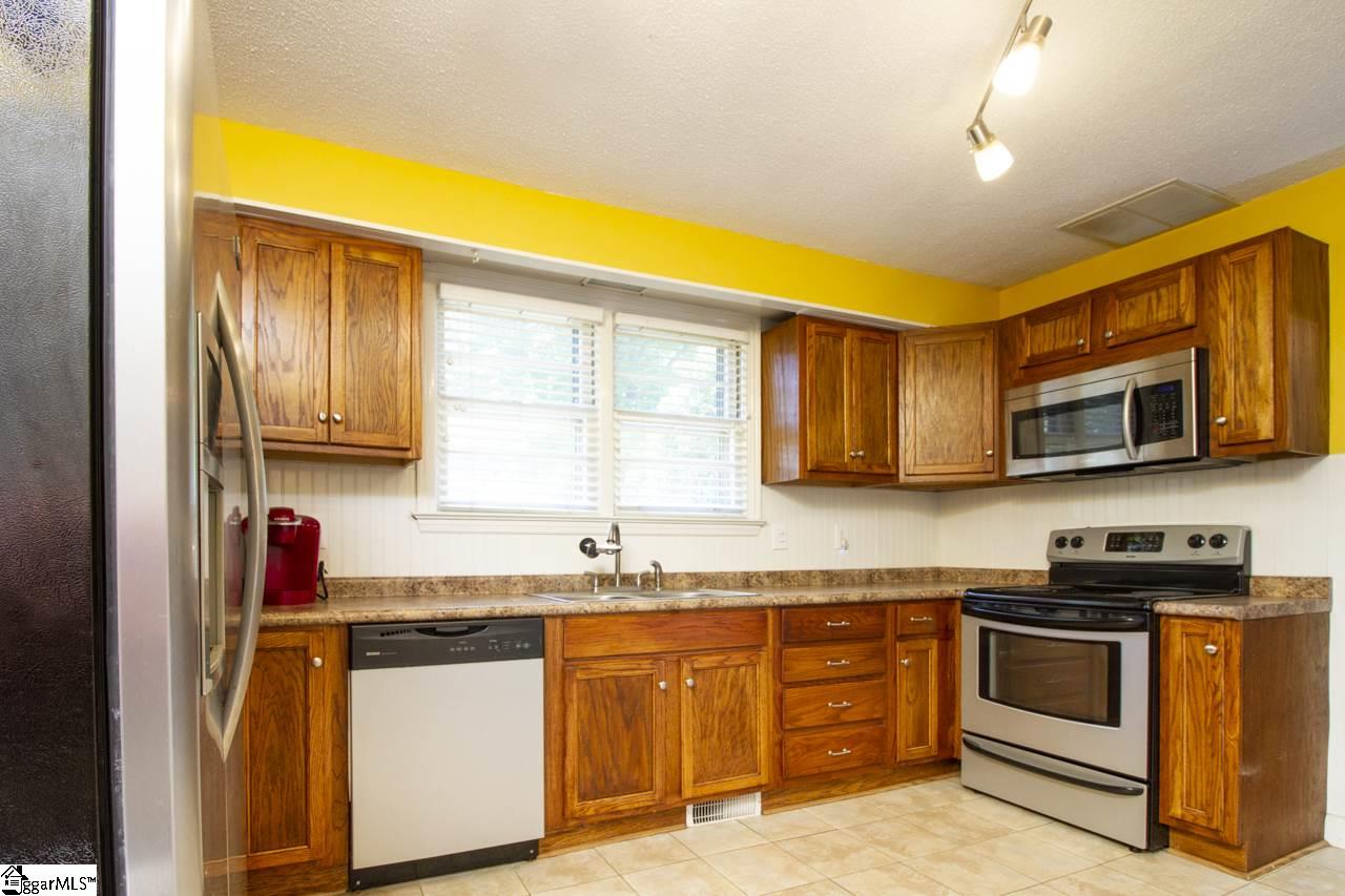 2220 Bellview Road Anderson, SC 29621 - Photo 7 of 32