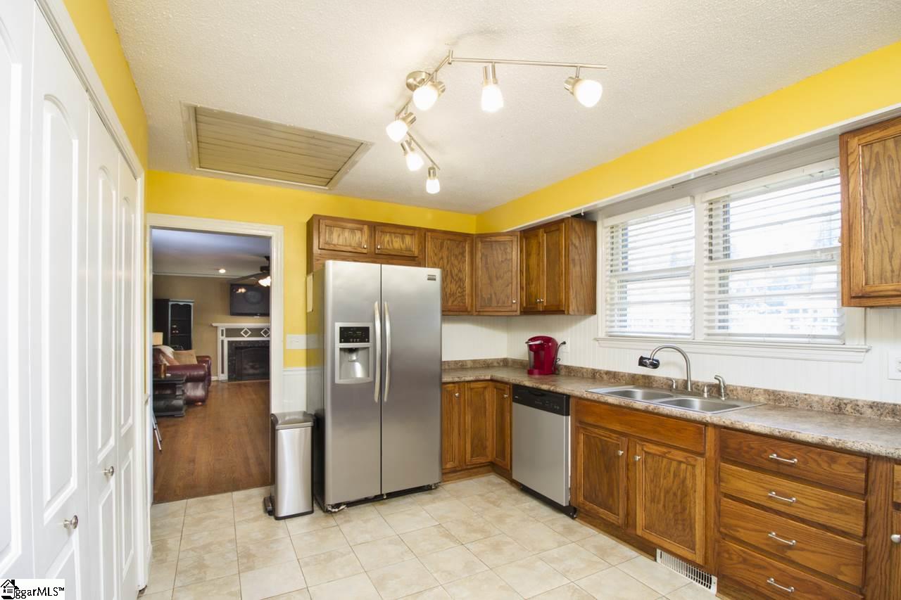 2220 Bellview Road Anderson, SC 29621 - Photo 8 of 32