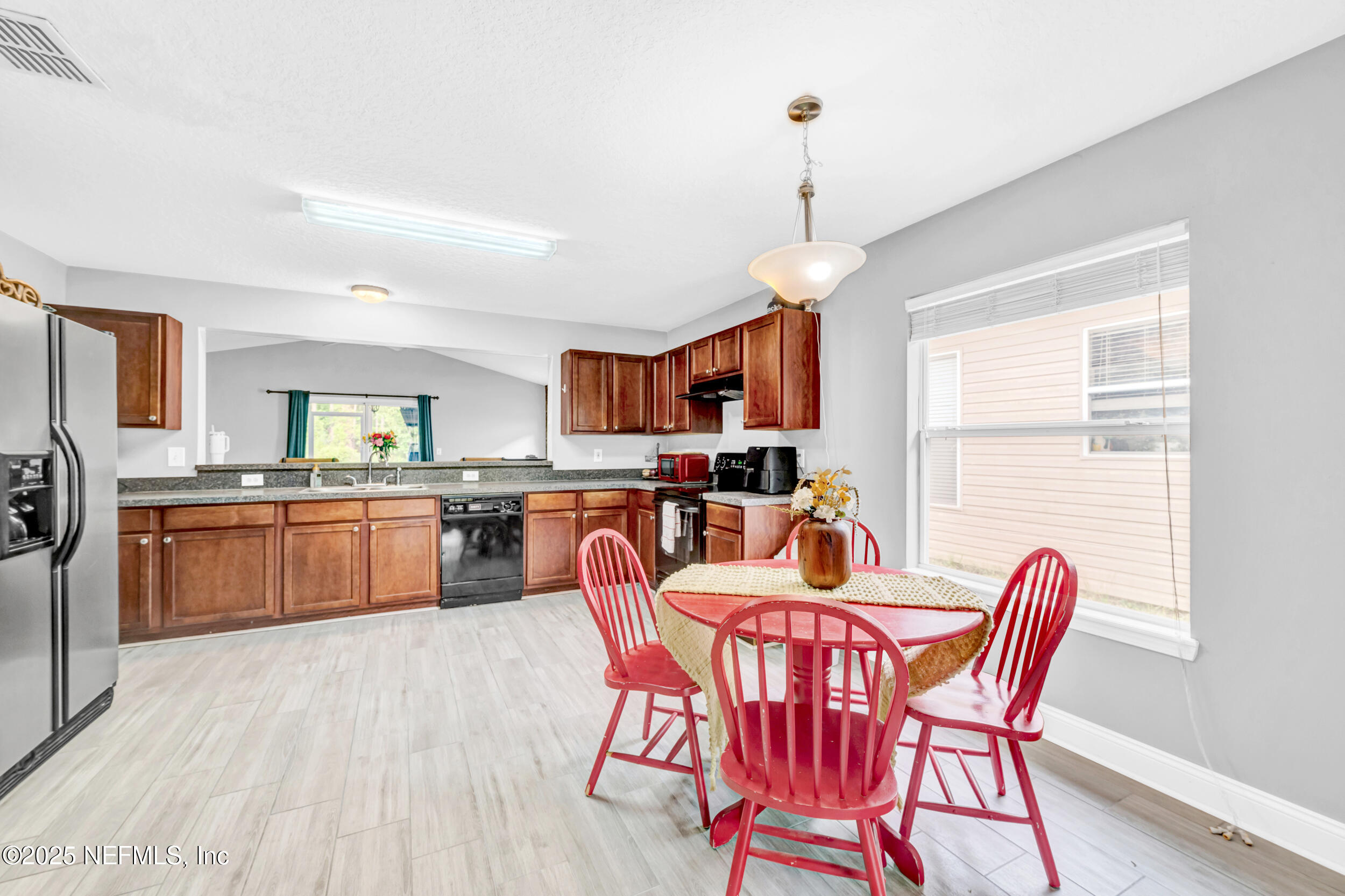 96656 Commodore Point Drive Yulee, FL 32097 - Photo 6 of 29 96656 commodore point dr_0006