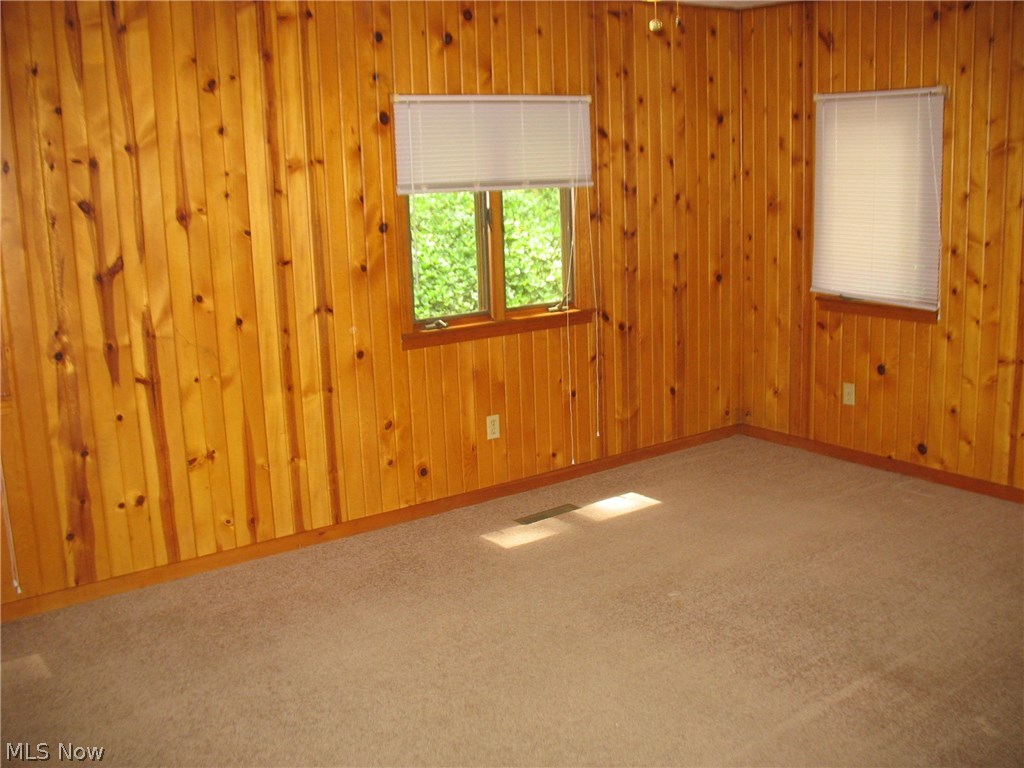 6696 Berry Road Ravenna, OH 44266 - Photo 9 of 13 Large bedroom