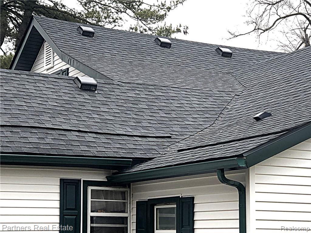 8723 Antcliff Road Howell, MI 48855 - Photo 12 of 47 Newer Roof!.JPG