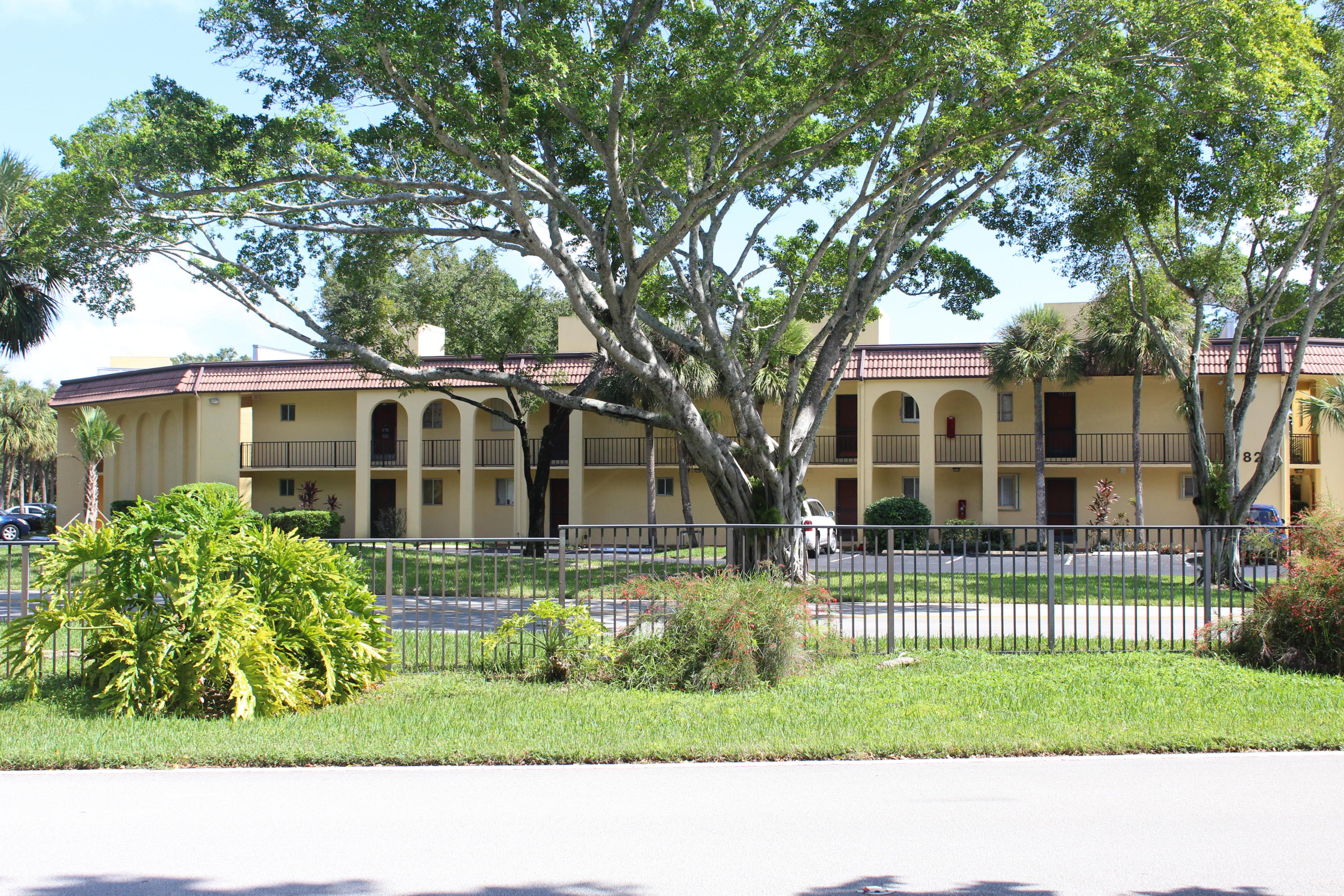 824 Southwest 9th St Circle, Unit 102 Boca Raton, FL 33486 - Photo 1 of 25 exterior