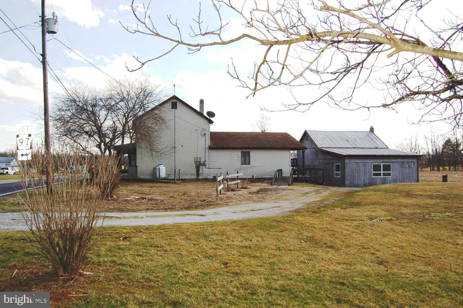 76 Two Taverns Road Gettysburg, PA 17325 - Photo 3 of 28 Circle Driveway