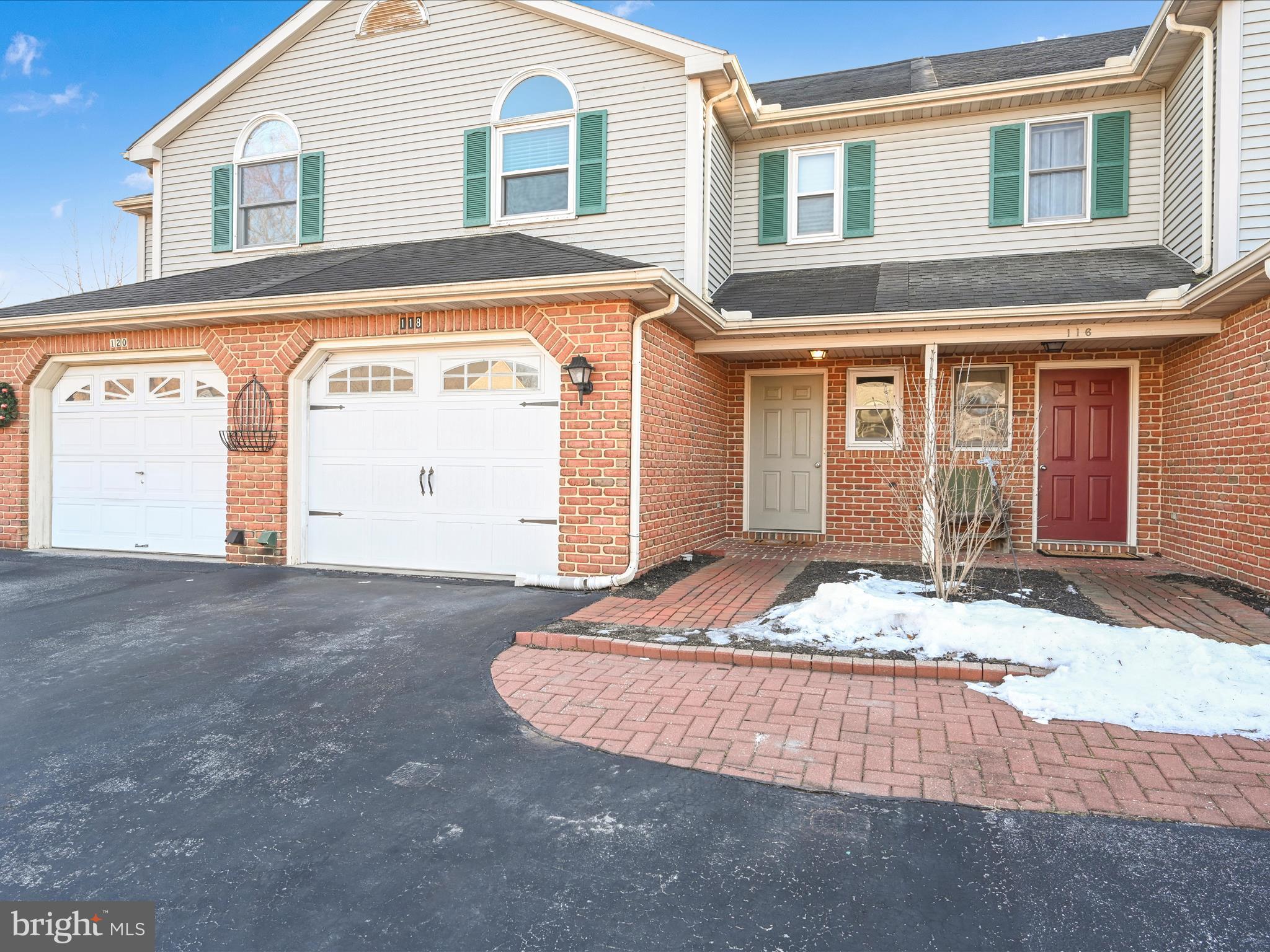 118 Pepperton Court Lititz, PA 17543 - Photo 5 of 34 Front