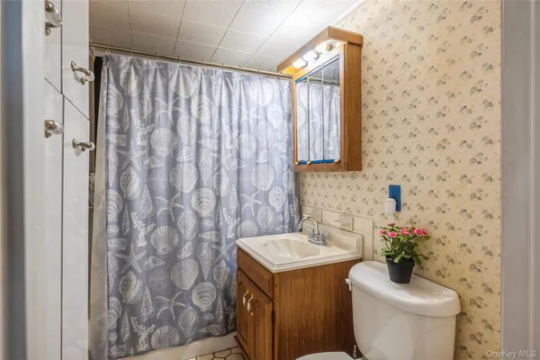 $709,900 | 29 Spool Lane, Levittown, NY 11756