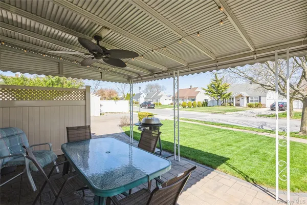 $709,900 | 29 Spool Lane, Levittown, NY 11756