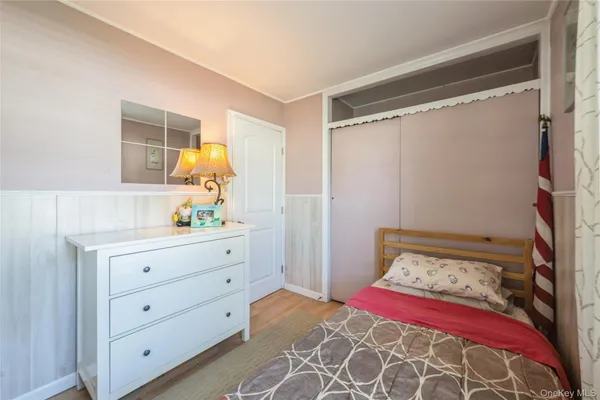 $709,900 | 29 Spool Lane, Levittown, NY 11756