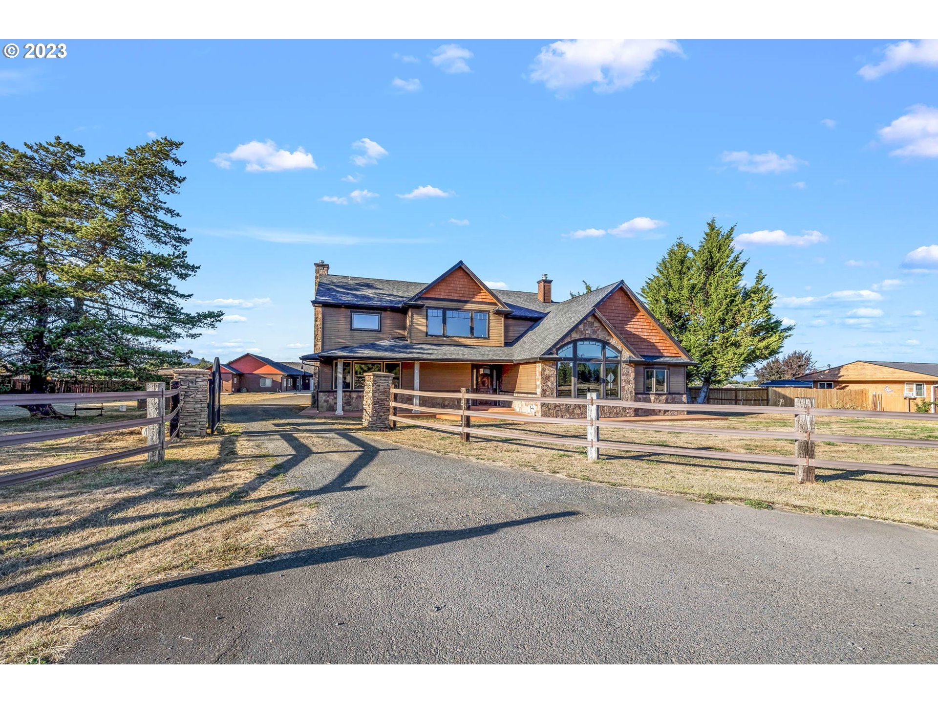 32571 Camas Swale Road Creswell, OR 97426 - Photo 2 of 48 Gallery Image 2