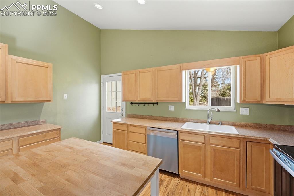 1228 Shrider Road Colorado Springs, CO 80920 - Photo 19 of 48