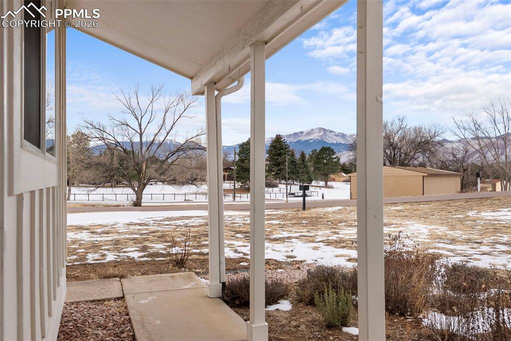 1228 Shrider Road Colorado Springs, CO 80920 - Photo 5 of 48