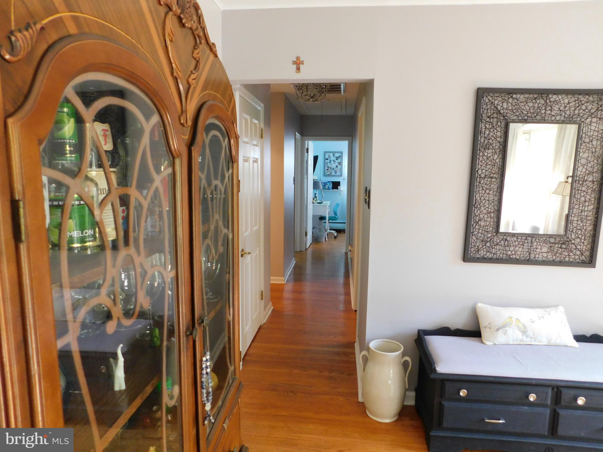 205 Crozerville Road Aston, PA 19014 - Photo 11 of 31 Hallway
