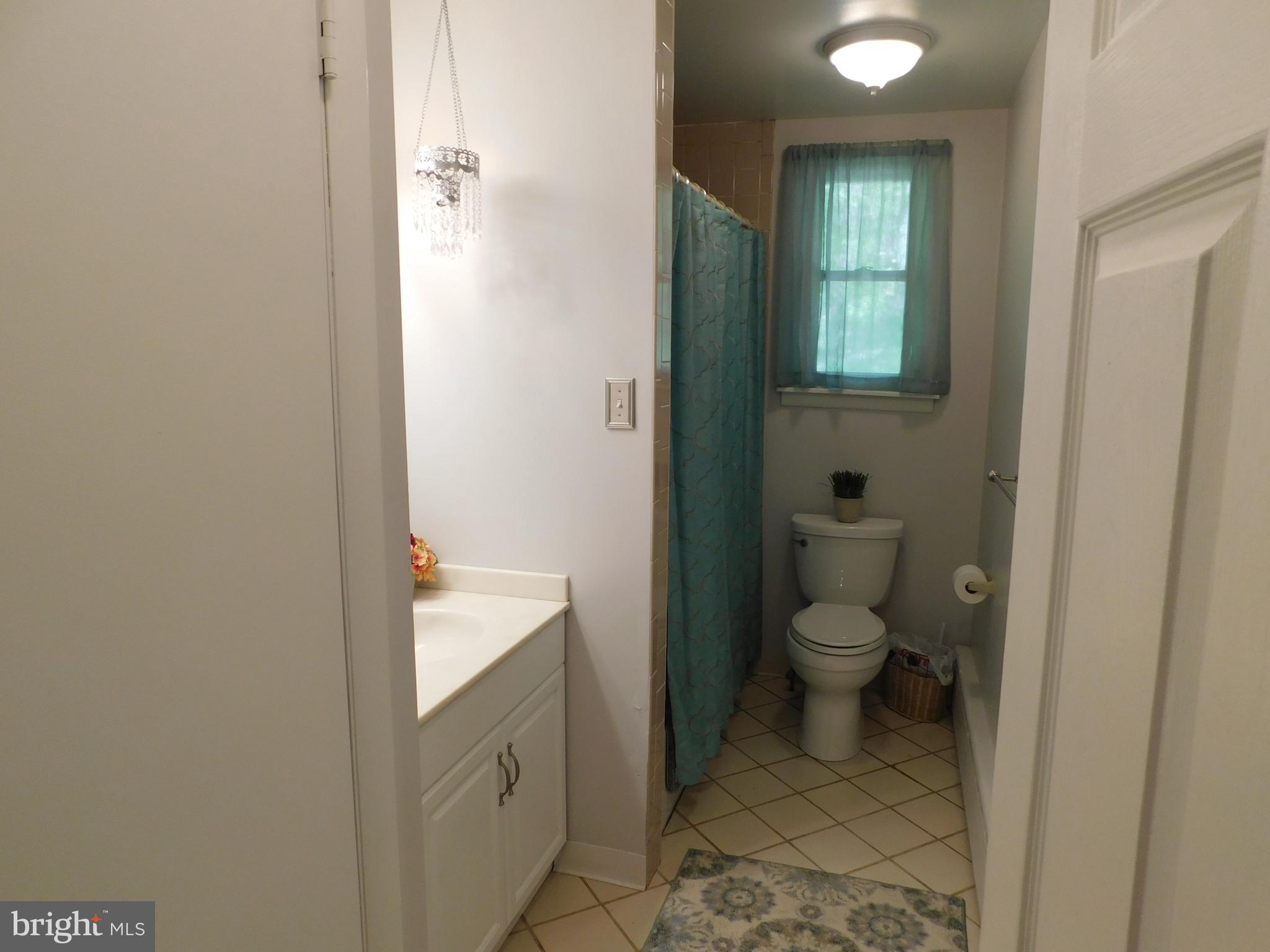 205 Crozerville Road Aston, PA 19014 - Photo 21 of 31 Hall Bath