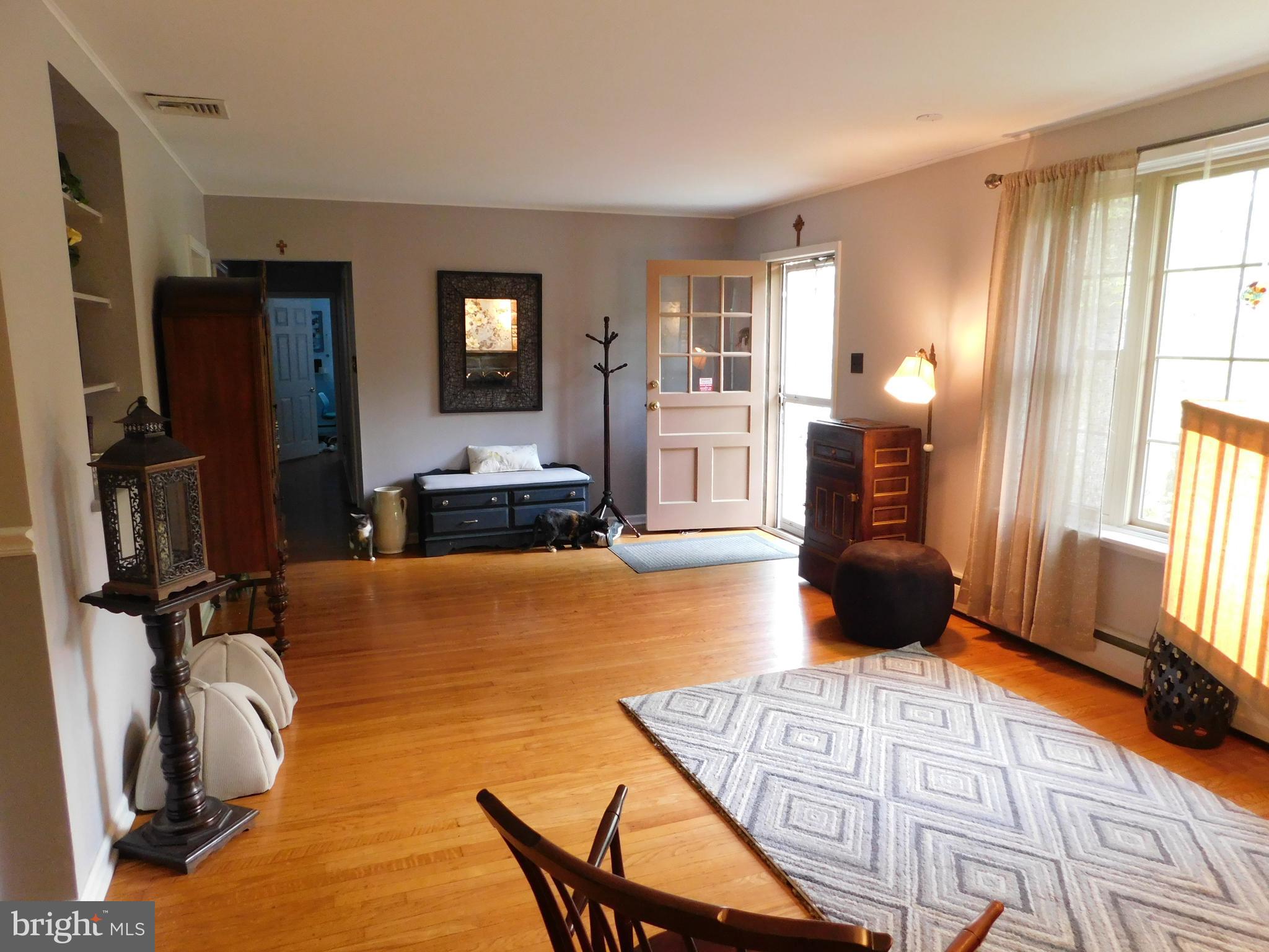205 Crozerville Road Aston, PA 19014 - Photo 9 of 31 Living Room